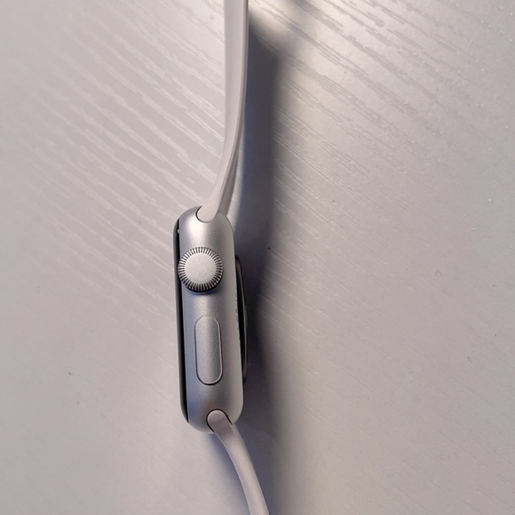 series 1 apple watch main image 4